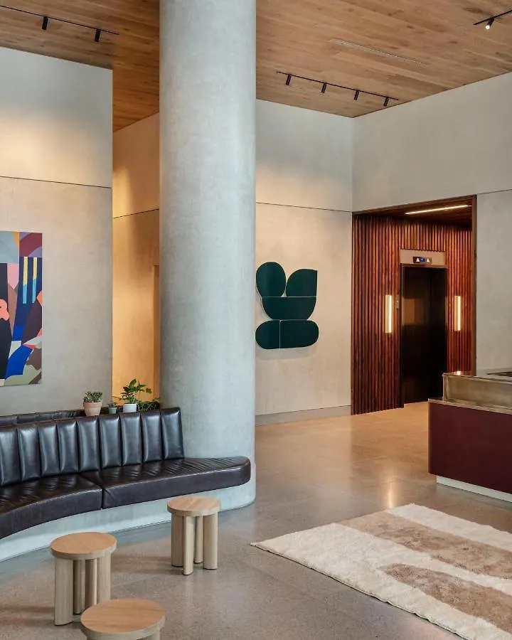 Roost Tampa Aparthotel